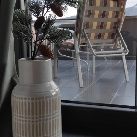 דירה Modern With Great Terasse And Mountain View