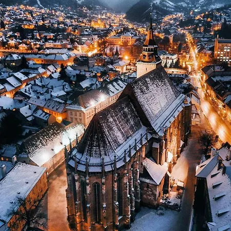 Modern With Great Terasse And Mountain View דירה